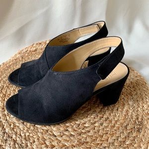 Naturalizer Preston Women's Size 7 Suede Peep Toe Slingback Chunky Block Heel.